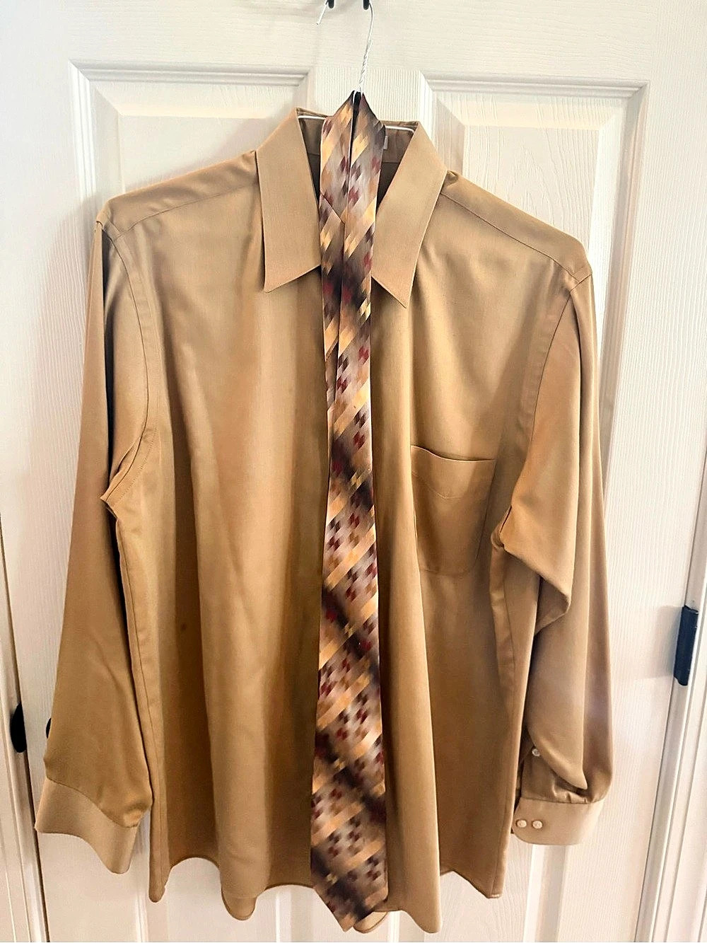 Geoffrey Beene Wrinkle Free Long Sleeve Dress Shirt Brown with Tie